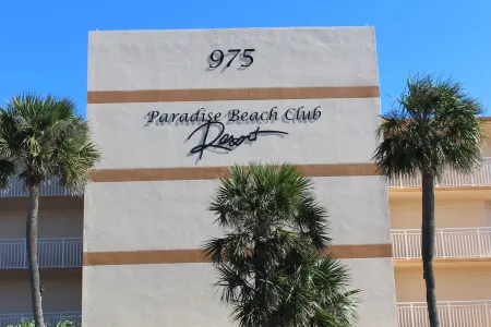 Direct Oceanfront Condo-Fabulous Views-Heated Pool- 20 feet from the Beach! Отели в г. Сателлит Бич