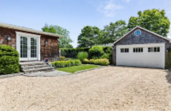 Southampton Village Renovated Sun-filled Charming Home, Heated Salt water Pool Hotels near Enramada Restaurant