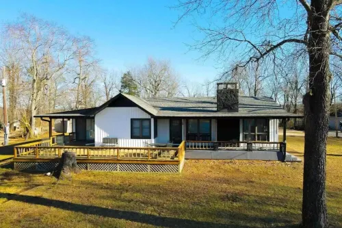 Lake Norfork view and easy access from this remodeled oasis that sleeps 14!