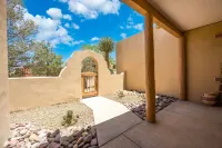 Las Cruces Luxury Retreat - Private Pool & Fireplace