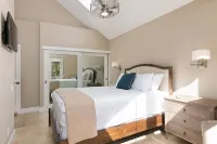 Pierpont Beach Ventura GEM Sleeps 6 Family Friendly-2 Min Walk to the Beach!