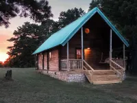 Charming cabin with loft, porch swing, AC, and WiFi on 295-acre peaceful retreat Hotels in Conway County