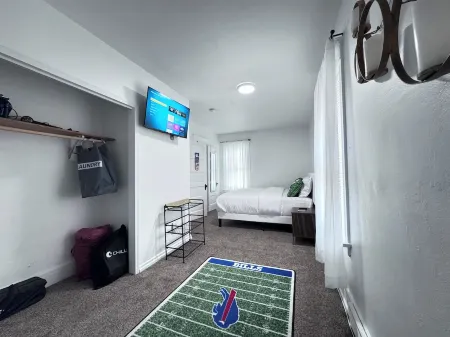 Entire apt near Olmstead Delaware park, North Buffalo, Zoo, UB & 2 Hosp.