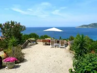 Apartment in a quiet neighbourhood with view of the sea and mountain - Wifi