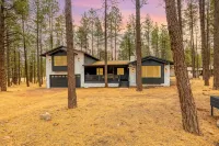 Williams Pines TrainStation Home Hotels in Parks