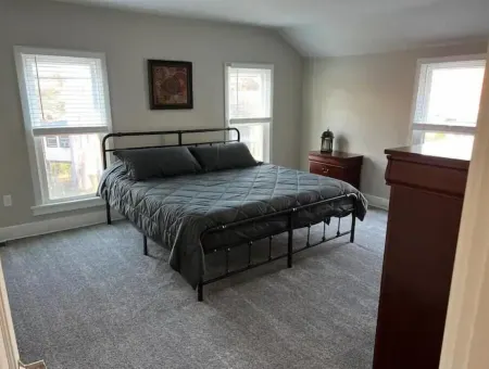 Renovated Covington Home Near Devou w/ King Bed, 5 minutes to Downtown Cincy! Отели рядом с достопримечательностью «Подвесной мост имени Джона Роблинга»