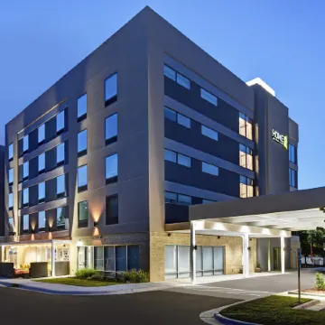 Home2 Suites by Hilton Raleigh North I-540 Отели рядом с достопримечательностью «Торговый центр Triangle Town Center»