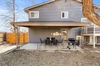 Modern Close to Denver 4bdr Home-Great for groups