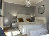 3bed rooms luxury home all rooms with Tv , sky  America fridge , Hôtels à proximité de : Goresbrook Park