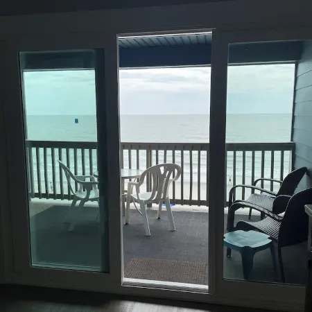 Beautiful Ocean Front Condo Garden City SC