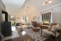 Modern Cabin in the Catskills Pet Friendly!