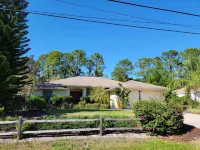 Beautiful Heated Pool House with Backyard Oasis