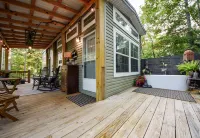 Mountain Abode Tiny House: Your Perfect Getaway Surrounded by Nature