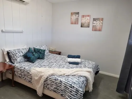 Foothills Vista - Entire Villa separate from main house Hotels in Herne Hill