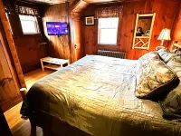 Mountain View Loj overlooking the majestic Adirondack Mountains & Ausable River Hotel di Jay