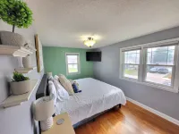 8 Min to Airport & Mall of America, Central,  Spacious, Many Amenities! Hotels near Speedway
