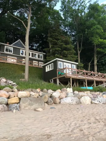 Saugatuck Family Beach Cottage and Cabana Отели в г. Дуглас