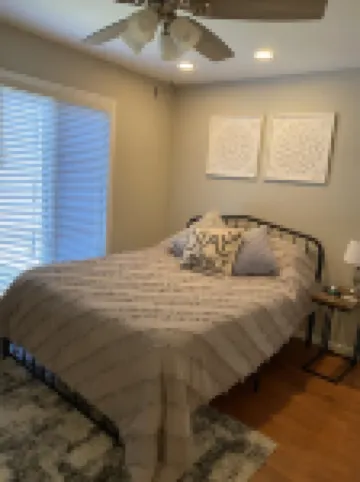 Downtown-walk to Main st Blowing Rock-2nd floor/pets<35lb/close to skiing