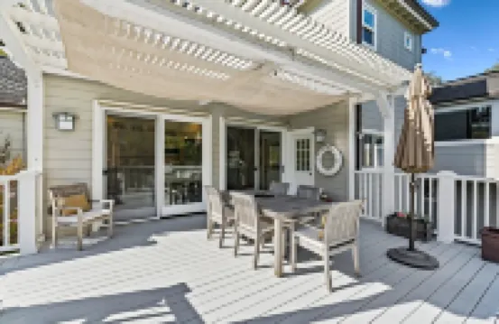 5Br Santa Cruz Beach House — Steps to Twin Lakes Beach - Deck & Yard - Sleeps 12