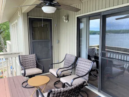 Stunning View at Pelican Bay! Near Margaritaville & Redheads. Boat & PWC Slips. Отели в г. Осейдж Тауншип