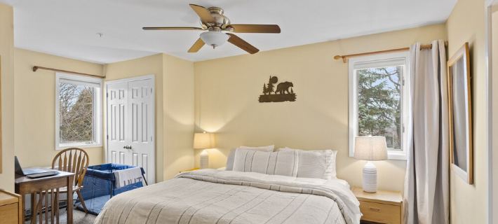 Two bedroom Condo With Mountain View And Fireplace Hotels in Stratton Mountain