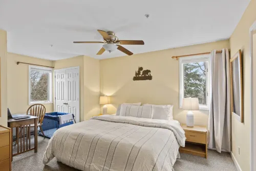 Two bedroom Condo With Mountain View And Fireplace - balcony