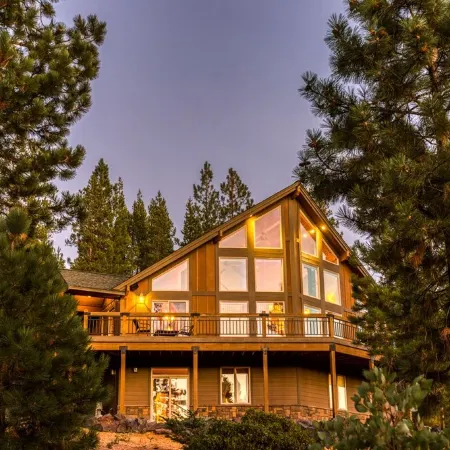 Lodge Style Cabin nr Crater Lake w Mountain Views