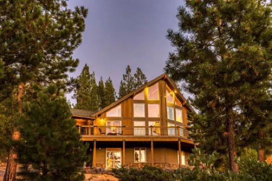 Lodge Style Cabin nr Crater Lake w Mountain Views