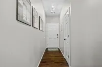 Golden Retreat: Central Bliss for Family & Friends Fun