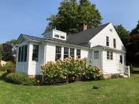 Charming 1870 cape cottage in Litchfield - 4-Star