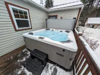 Luxurious Lake Retreat with Hot Tub