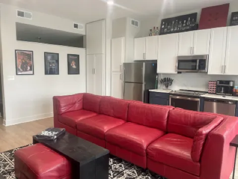 Perfect Location! Skyline View!Gym/Free Parking/Newly Renovated Pool Hotels in Deep Ellum