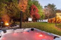 Heated Pool, Hot Tub & Mountain Views on 15 Acres! New Listing Special!
