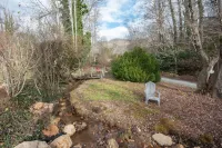 Stunning Views w/Firepit, 2/1 Cottage, Creek, Starlink, Ada + Pet Friendly