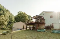 Private Beach on Harpeth River Hotels in Cheatham County