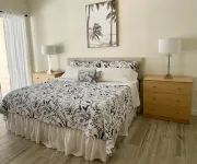 Walk to the Beach! Private Villa with Pool & Lanai – Perfect Naples Getaway