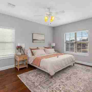 Home 4 U at Olive Bayou! Downtown Lake Charles Rooms