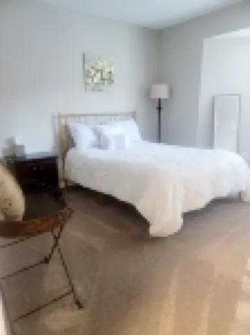 Cozy Spot close to Uptown QC!