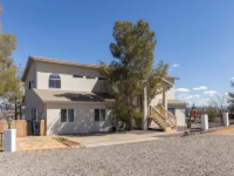 Heated Pool ~ Hot Tub ~ Scenic Views ~ Lux Stay Hotels in Cottonwood-Verde Village