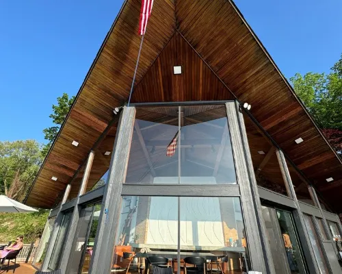 The Lake House - private house on Lake Erie - 10 min from downtown Hotels in Lakewood