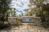 Autumn Sky - The Modern & Relaxing Beach Cottage