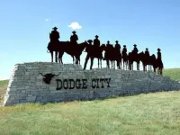 Cool, Trendy house in Dodge City! The Painted Cow
