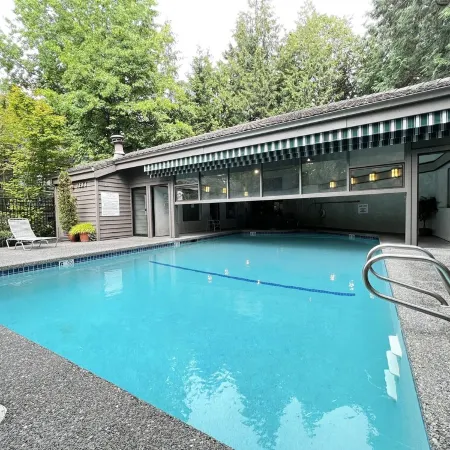Modern Downtown Bellevue Condo, Free Parking