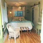 Gig Harbor- Traveling Nurses welcomed Special Rates Applied >Beekeepers Cottage Hotels near Kandle Skatepark