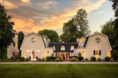 Bourbon Trail Estate on 22.5 Acres!