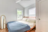 Newly renovated, 2 blocks from downtown Bradley Beach, short walk to the beach!