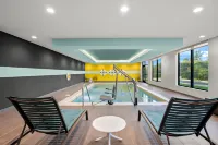 Tru by Hilton Lexington - piscina