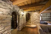 Breathtaking Log Cabin at the Stables at Strawberry Creek