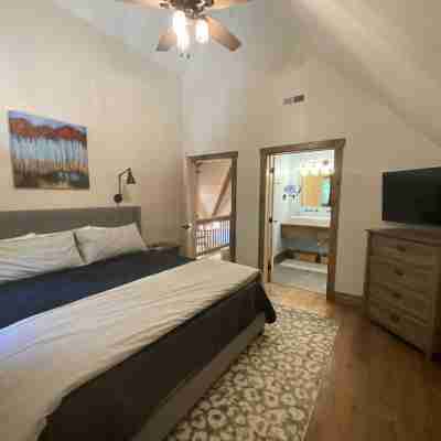 New Home on South Toe River, Pet Friendly Rooms