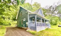3 Bed / 1.5 Bath Townhome